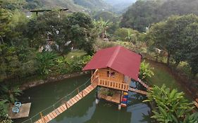 Aventura Treehouse Glamping